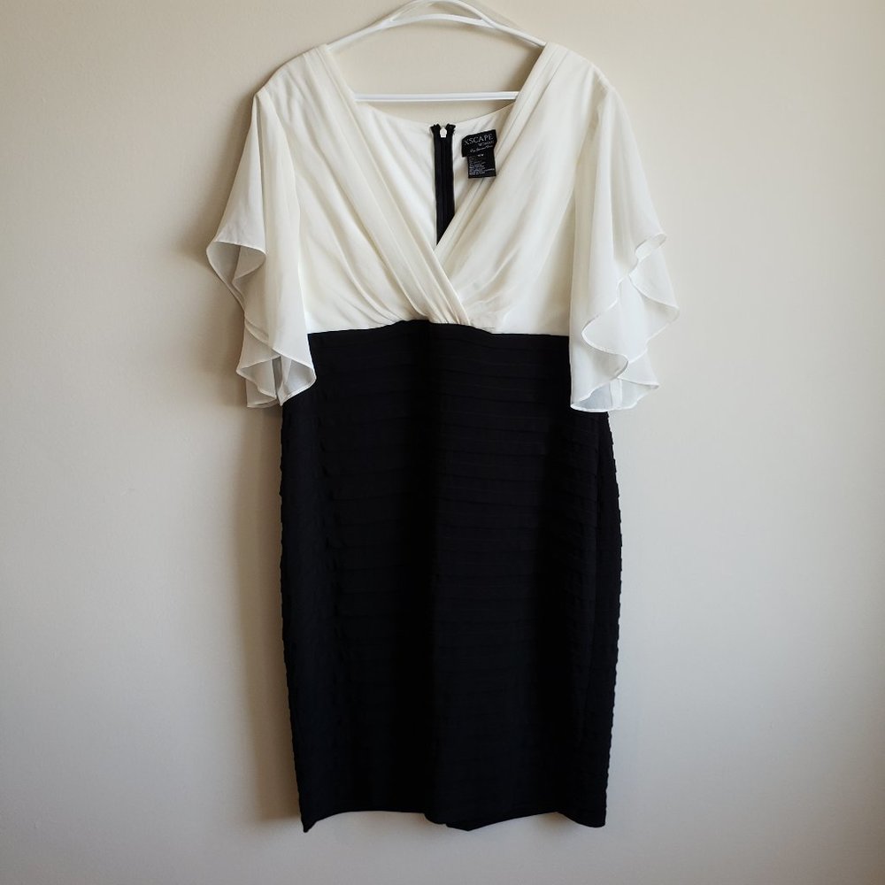 XSCAPE White & Black Pleated Bodycon Dress